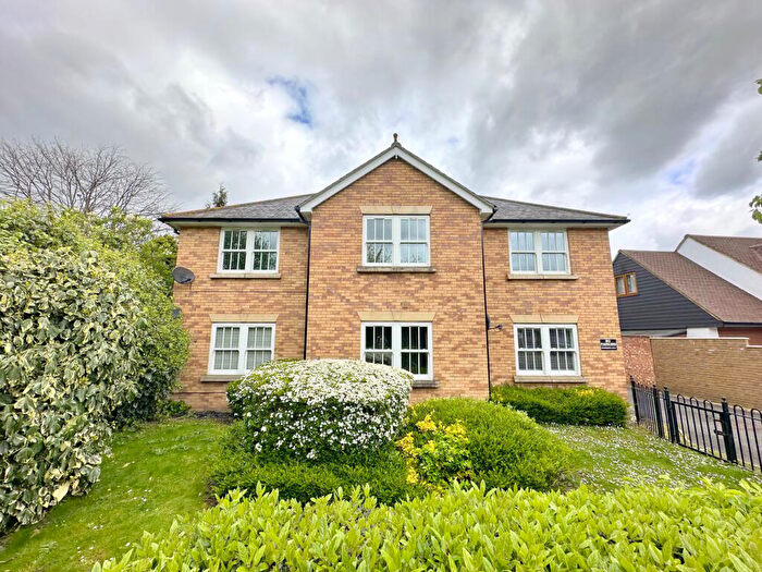 3 Bedroom Apartment For Sale In Lynmouth Gardens, Chelmsford, CM2