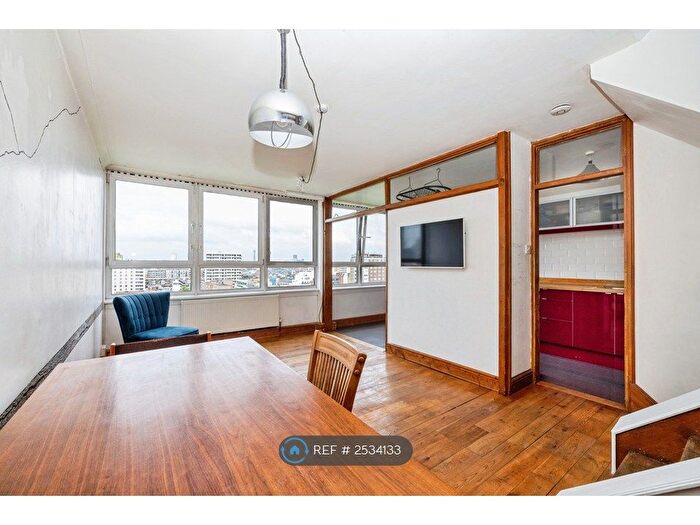2 Bedroom Flat To Rent In Braithwaite House, London, EC1Y
