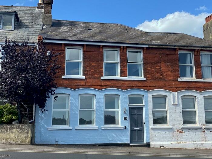 3 Bedroom Cottage To Rent In Terminus Road, Cowes, PO31