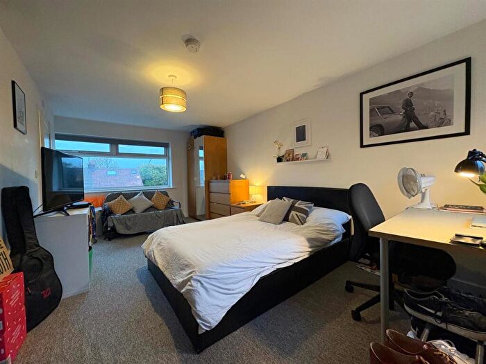 Property To Rent In Moseley Wood Gardens, Cookridge, Leeds, LS16