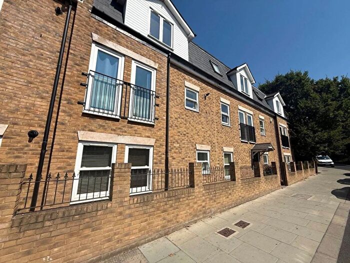 Studio To Rent In Athenlay Road, Nunhead, London, SE15