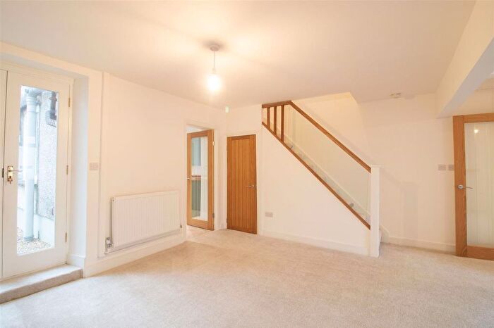 3 Bedroom Terraced House For Sale In High Street, Blackwood, NP12