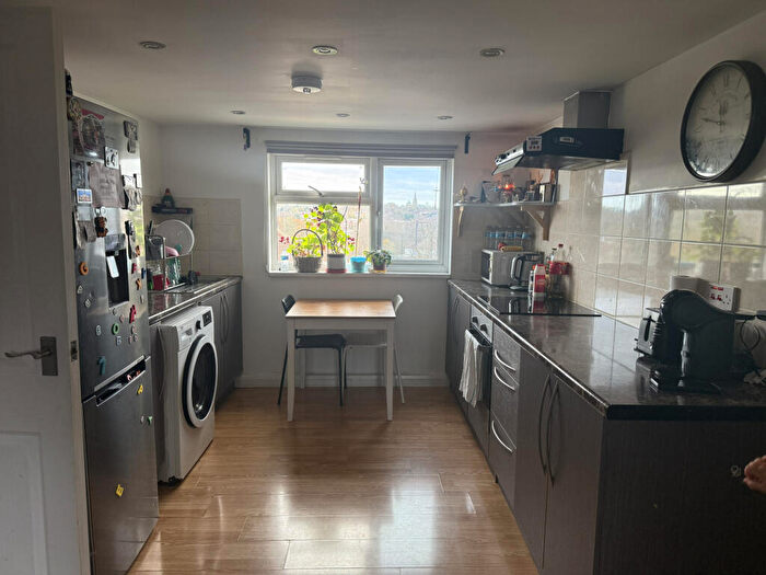 1 Bedroom Flat To Rent In Waterfall Road, London, N11