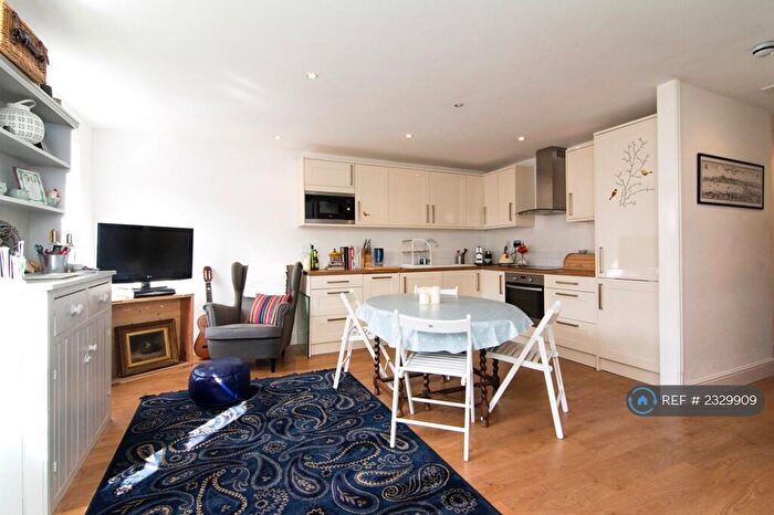 1 Bedroom Flat To Rent In Tomlins Grove, London, E3