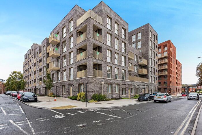 3 Bedroom Apartment To Rent In St. Ives Road, Maidenhead, SL6