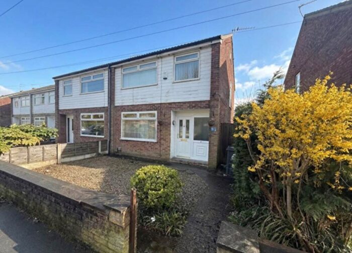 3 Bedroom Semi Detached House For Sale In Blackshaw Lane, Royton, OL2