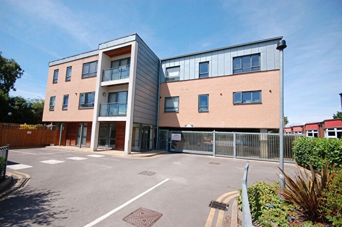 2 Bedroom Flat To Rent In Tolpits Lane, Watford, WD18