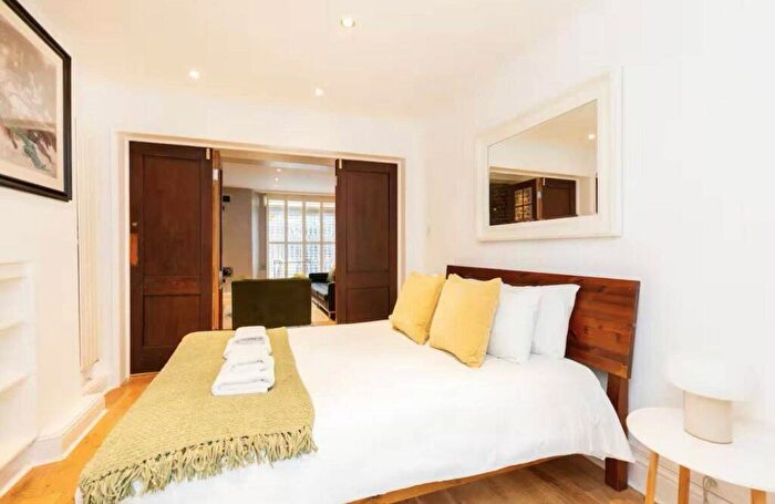1 Bedroom Flat For Sale In Eversholt Street, Mornington Crescent, London, NW1