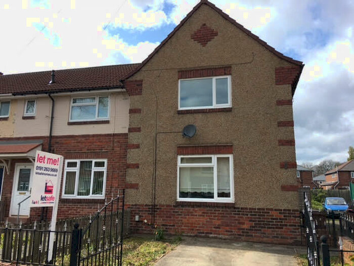 3 Bedroom Terraced House To Rent In The Quadrant, North Shields. . **Super Value Family Home**, NE29