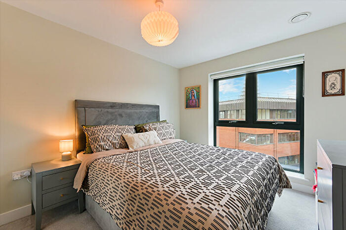 2 Bedroom Apartment To Rent In Weavers Yard, Newbury Newbury, RG14