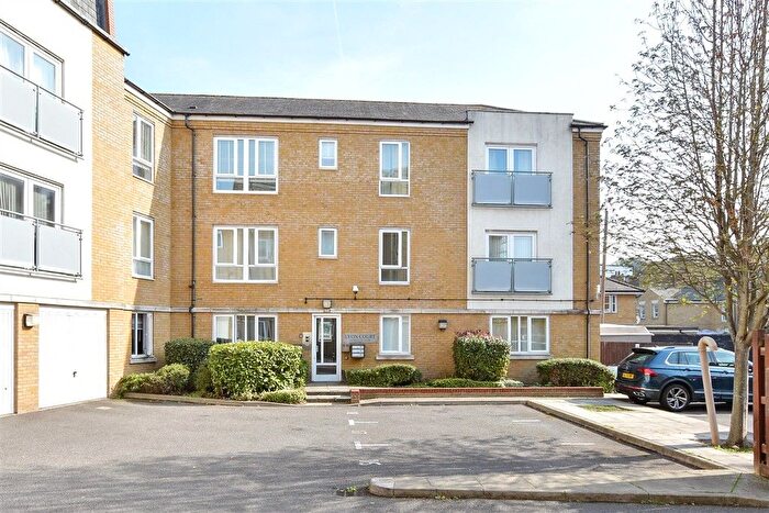 2 Bedroom Flat For Sale In High Street, Rochester, Kent, ME1