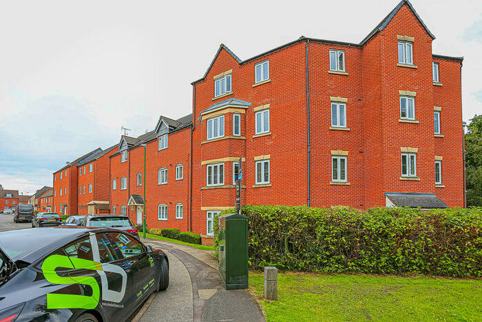 2 Bedroom Apartment For Sale In Wharf Lane, Solihull, B91