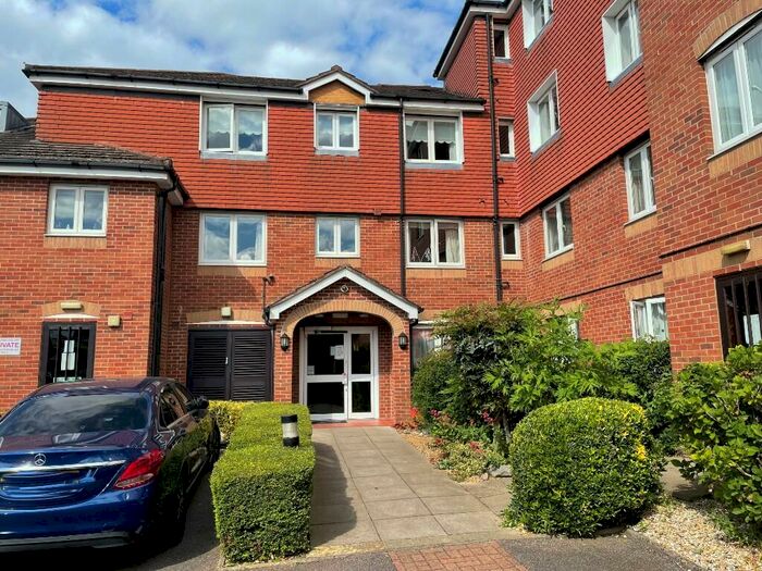 1 Bedroom Retirement Property To Rent In Darkes Lane, Potters Bar, Hertfordshire, EN6