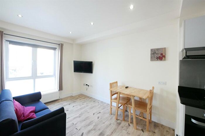 1 Bedroom Apartment To Rent In Fonthill Road, Finsbury Park, N4