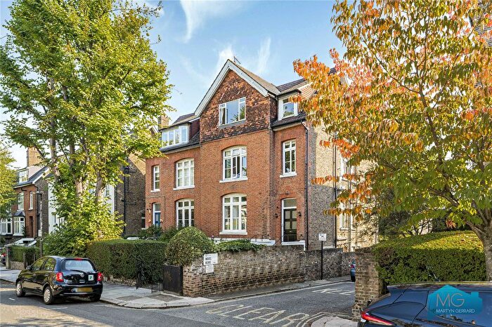 2 Bedroom Flat For Sale In Acol Road, South Hampstead, NW6