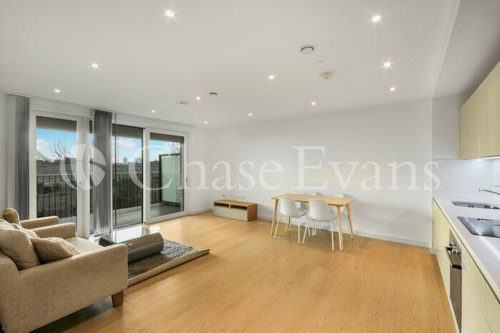 2 Bedroom Apartment To Rent In South Garden Court, Elephant Park, Elephant & Castle, SE17
