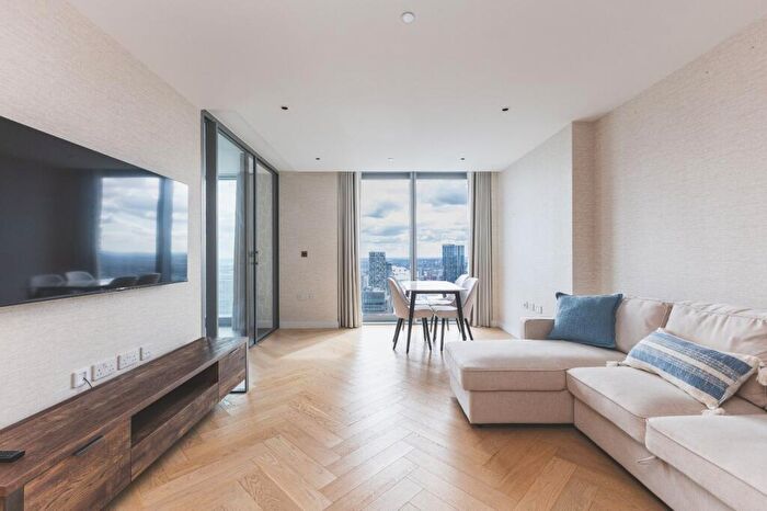 2 Bedroom Apartment To Rent In Marsh Wall, Canary Wharf, London, E14