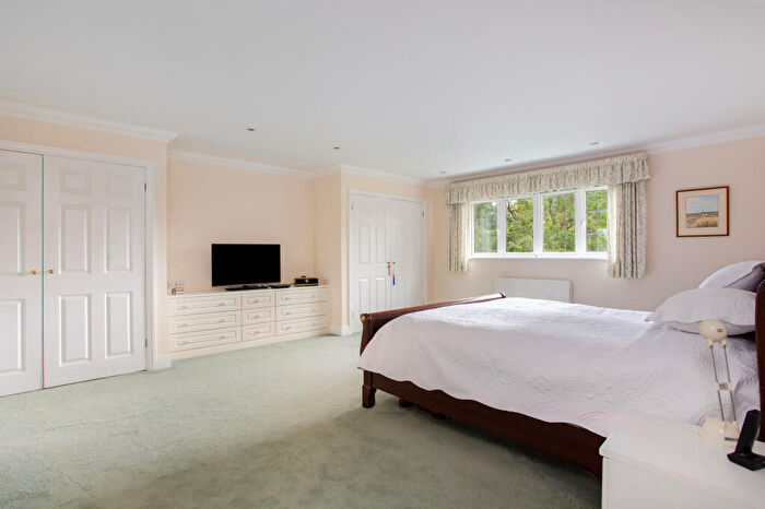 5 Bedroom Detached House For Sale In Redbourn Lane, Harpenden, AL5