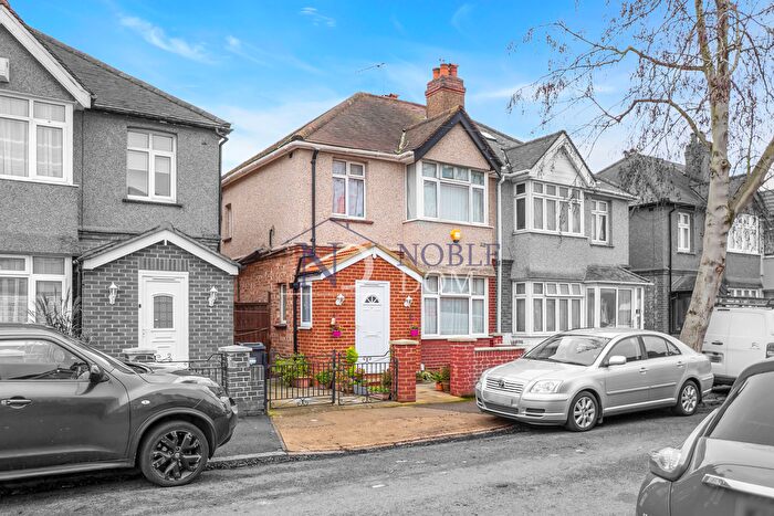 3 Bedroom Semi-Detached House For Sale In Feltham, TW14