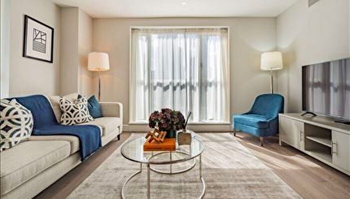 2 Bedroom Flat To Rent In Westferry Circus, London, E14