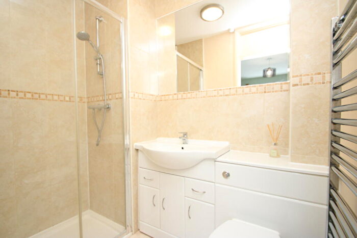 2 Bedroom Flat To Rent In Moray Court, Warham Road, South Croydon, CR2