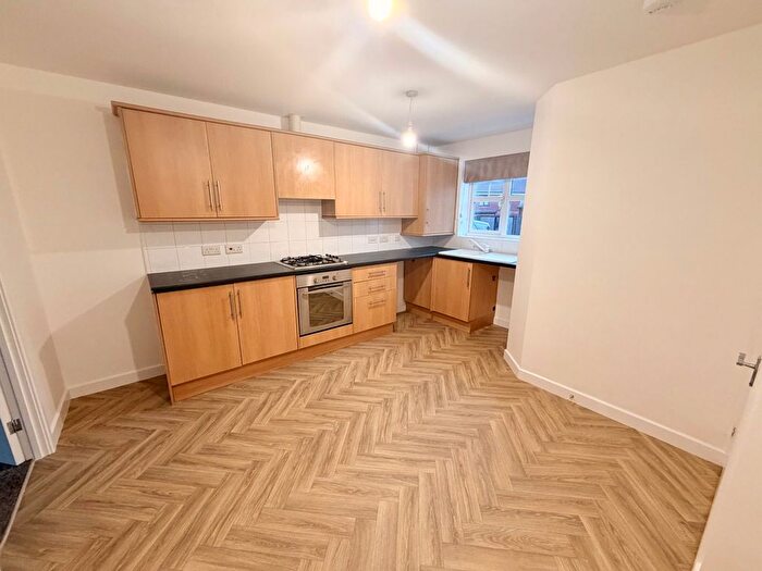 3 Bedroom Semi-Detached House To Rent In Kingsway, Grimethorpe, Barnsley, S72