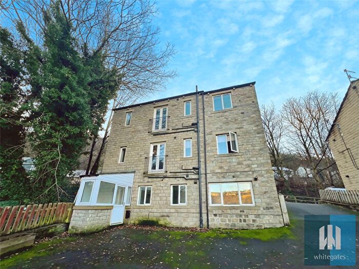 2 Bedroom Flat To Rent In Factory Lane, Milnsbridge, Huddersfield, HD3