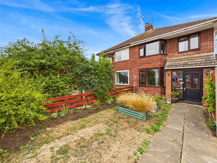 3 Bedroom Semi-Detached House For Sale In Park Avenue, Longlevens, Gloucester, Gloucestershire, GL2