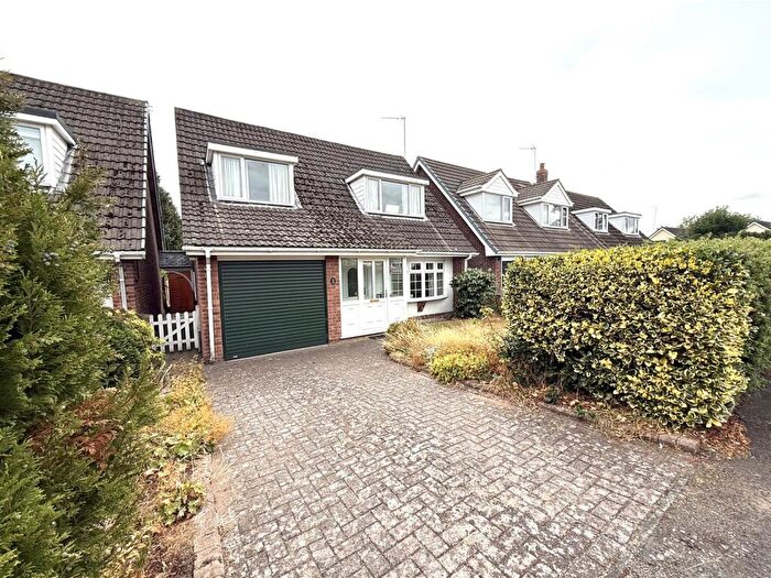 4 Bedroom Detached House For Sale In Hawkesmore Drive, Little Haywood, Stafford, ST18