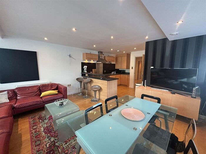 2 Bedroom Flat To Rent In Albion Street, Leeds, LS2