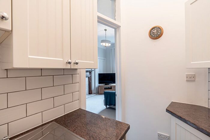 1 Bedroom Flat For Sale In / Dean Park Street, Edinburgh, EH4