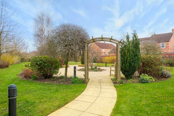 2 Bedroom Flat For Sale In Long Street, Thirsk, YO7