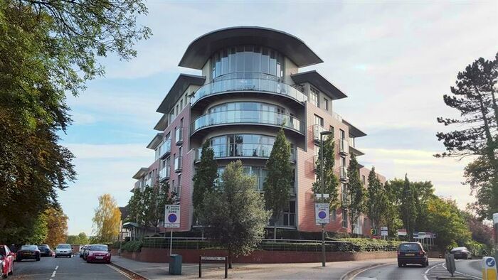 2 Bedroom Apartment To Rent In Woking, GU22