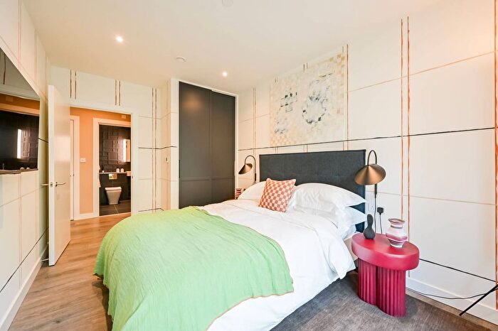 2 Bedroom Flat To Rent In Cherry Park Lane, Stratford, London, E20