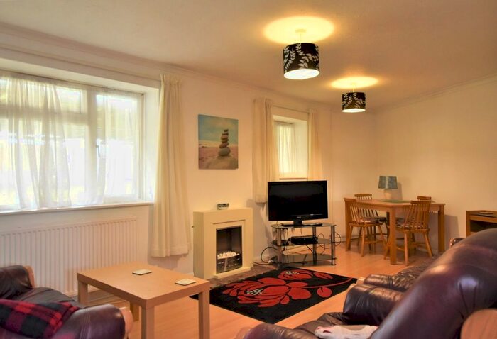 2 Bedroom Flat To Rent In Boons Place, Plymouth, PL1