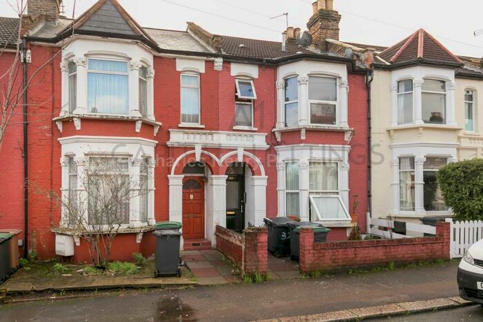 Studio To Rent In Cranbrook Park, Wood Green, N22