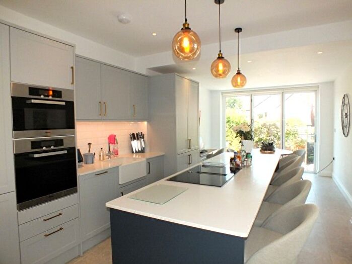 2 Bedroom Cottage To Rent In Portsmouth Road, Cobham, KT11