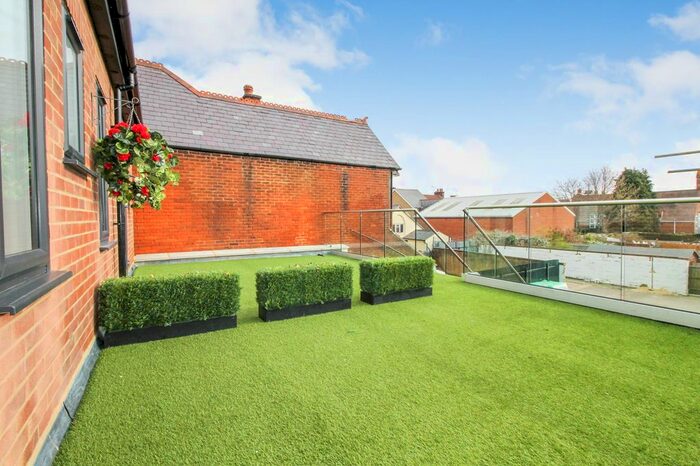 1 Bedroom Maisonette To Rent In Camp Road, Farnborough, Hampshire, GU14