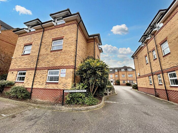2 Bedroom Flat To Rent In Chalvey Grove, Slough, SL1