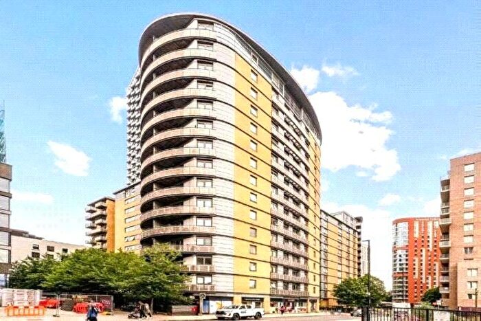 1 Bedroom Flat For Sale In Victoria Road, London, W3