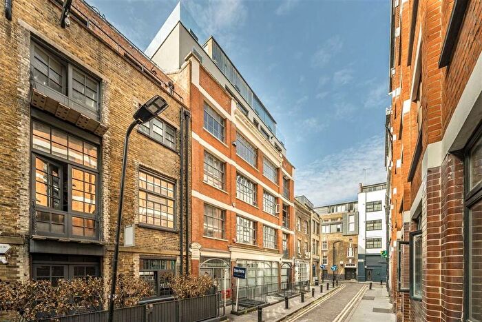 3 Bedroom Flat To Rent In Hoxton Square, London, N1