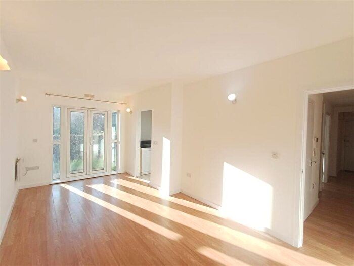 2 Bedroom Apartment To Rent In Regency Court, Sovereign Heights, Langley, SL3