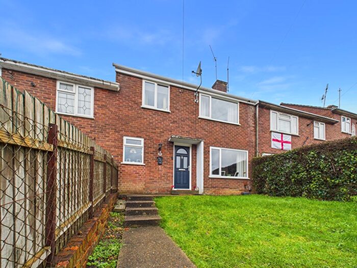 3 Bedroom Terraced House For Sale In Vale Crescent, Tilehurst, Reading, RG30