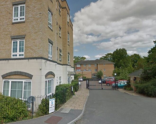 2 Bedroom Apartment To Rent In Apartment, Holyhead Mews, Slough, Berkshire, SL1