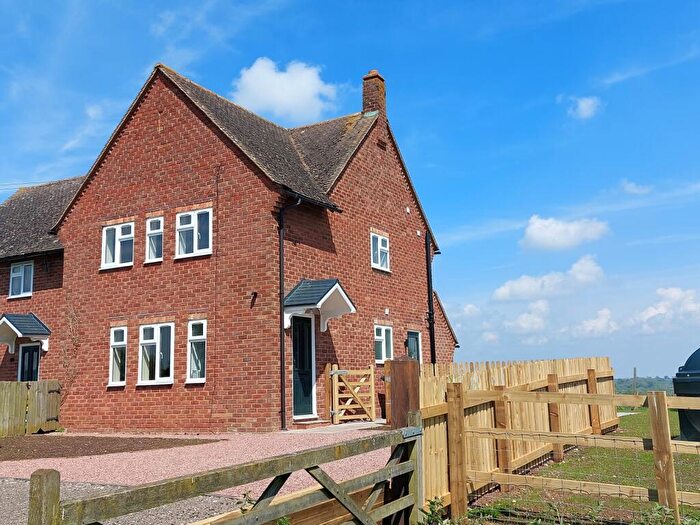 3 Bedroom Semi Detached House To Rent In Tewkesbury, Worcestershire, GL20