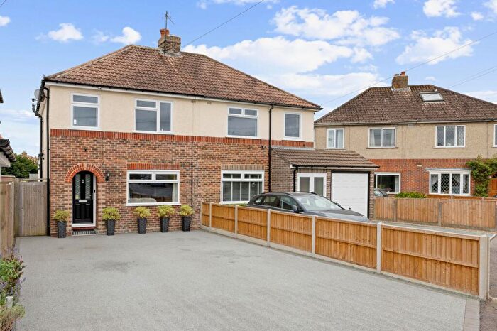 3 Bedroom Semi-Detached House For Sale In Walnut Avenue, Chichester, PO19