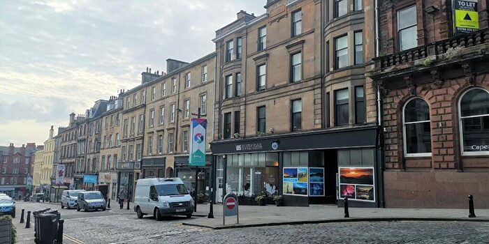 2 Bedroom Flat To Rent In King Street, Stirling, Stirlingshire, FK8