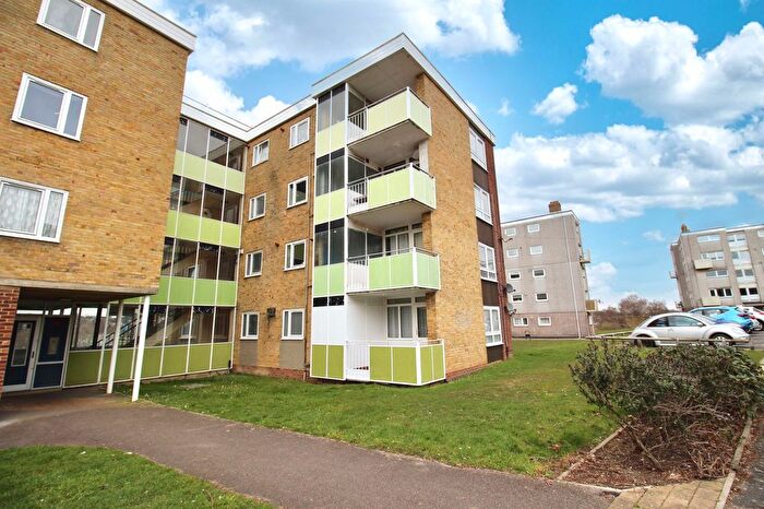 2 Bedroom Flat To Rent In Herrick Close, Southampton, SO19