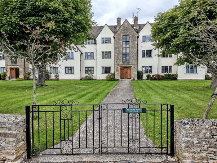 2 Bedroom Flat To Rent In Shepherds Way | Cirencester |, GL7