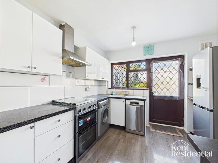 3 Bedroom Terraced House To Rent In Laburnum Road, Rochester, ME2